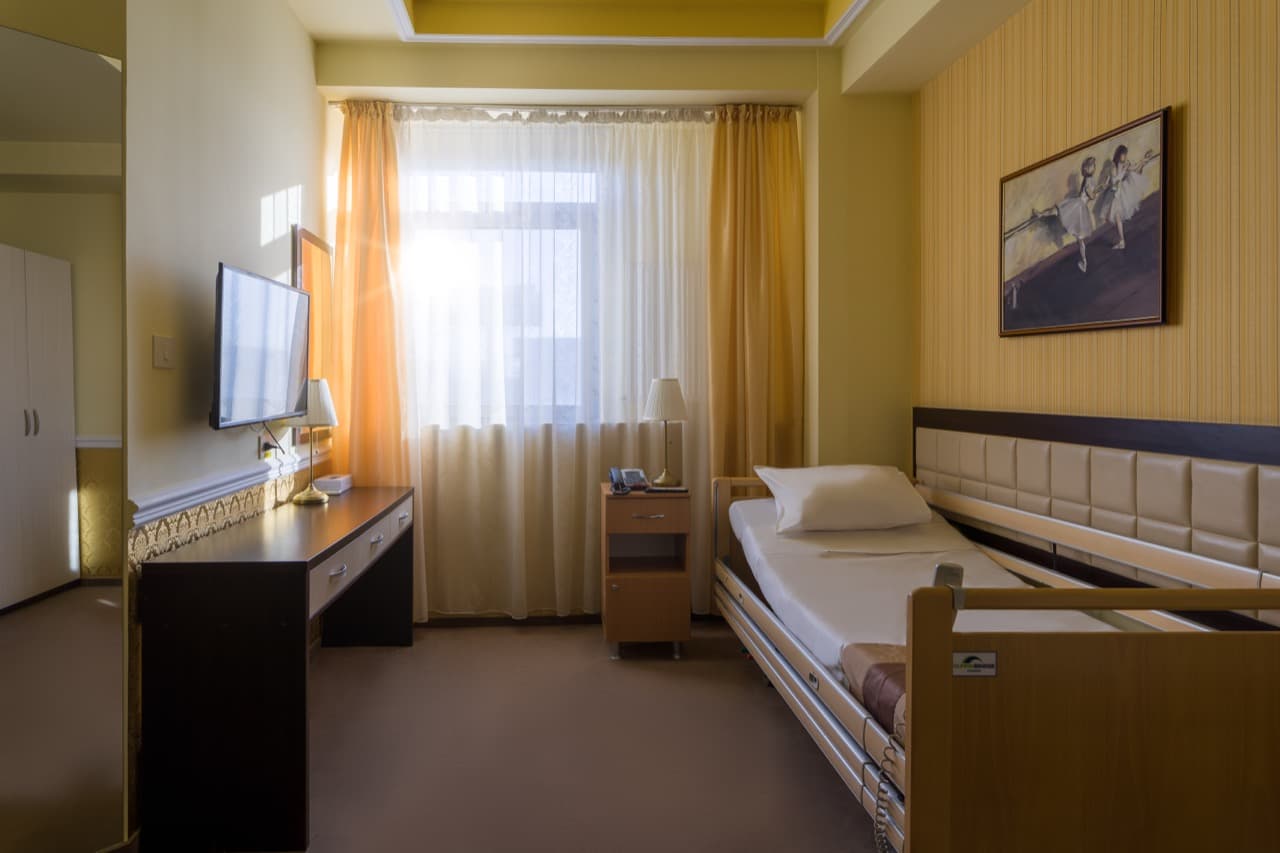 Camera single cu pat medical electric la AsertivO Otopeni