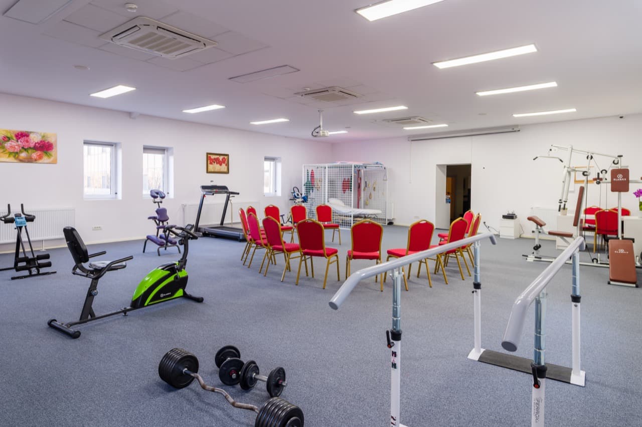 Sala de kinetoterapie complet echipata AsertivO Otopeni