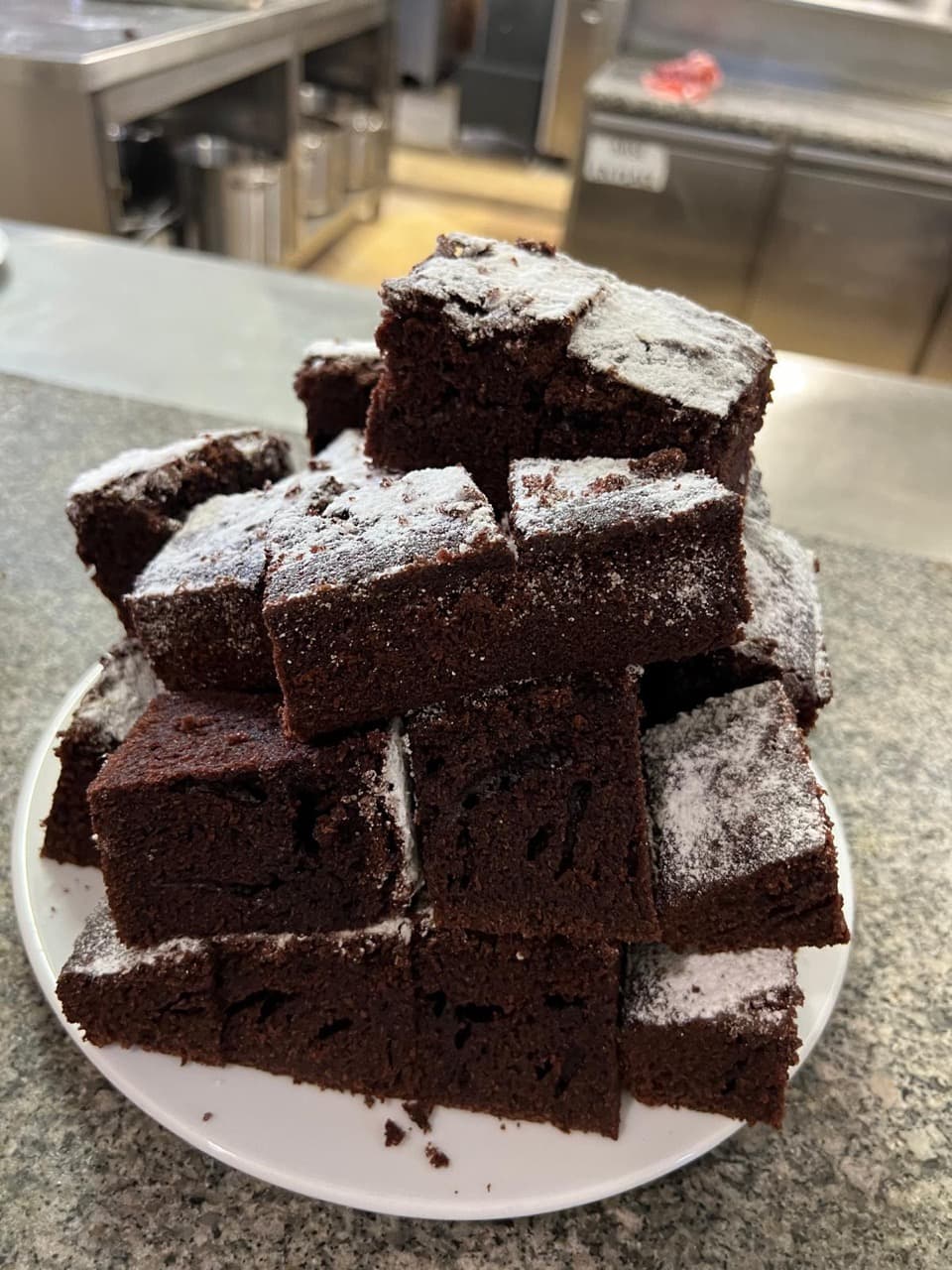 Desert brownie ciocolata la AsertivO Otopeni