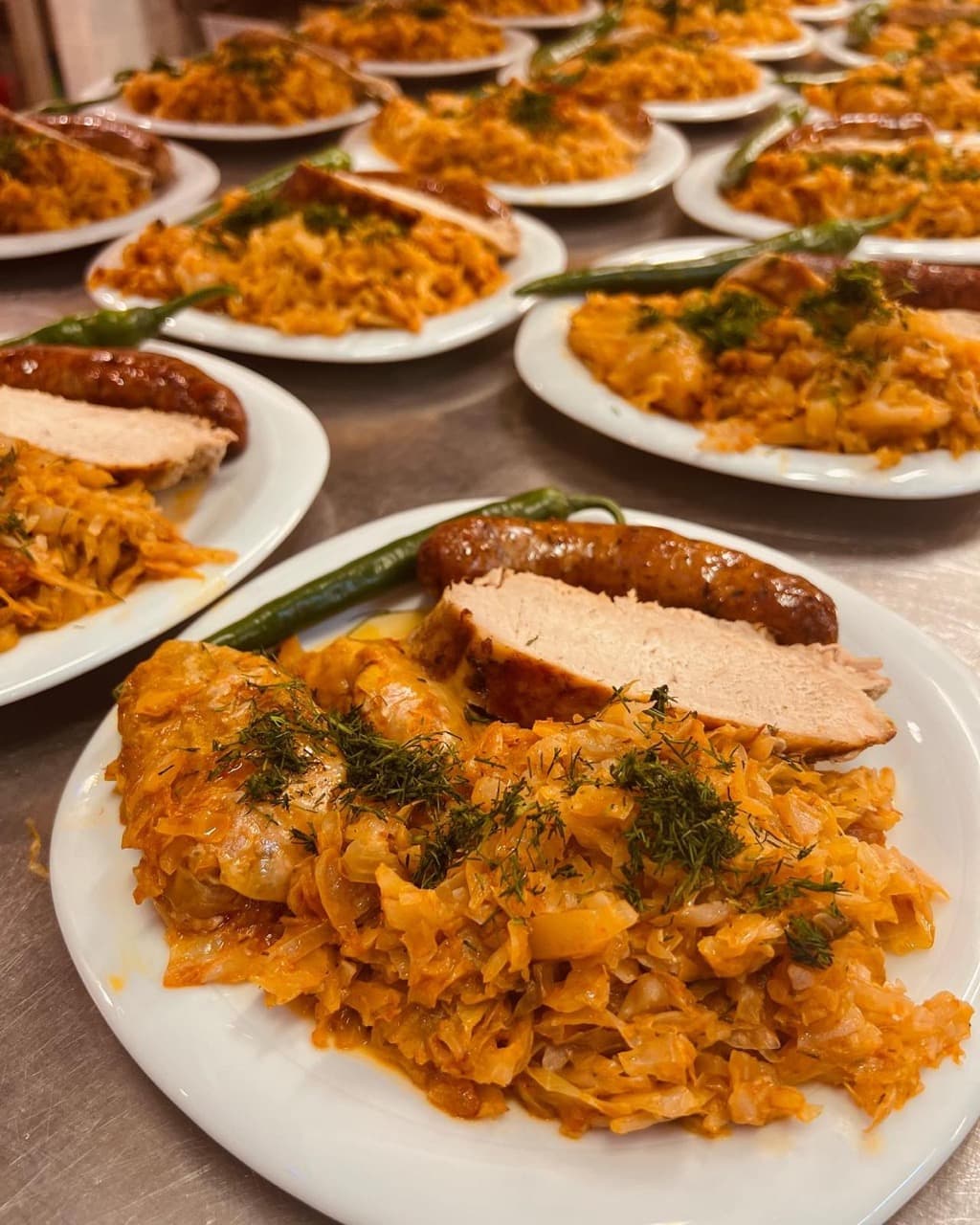 Sarmale traditionale preparate in bucataria AsertivO Otopeni